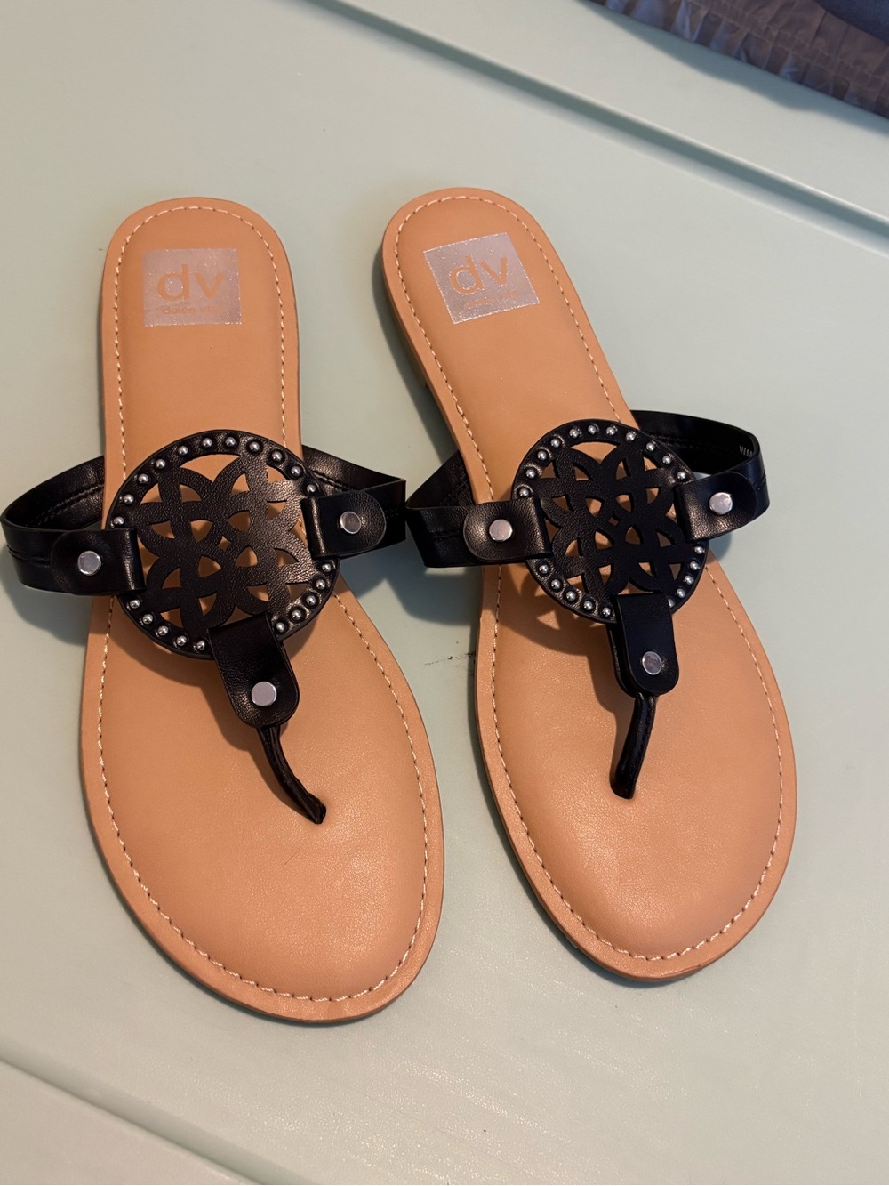 Boho Dolce Vita DV Gionna Black Studded Thong Sandals Women’s Size 10 NWT NWOT